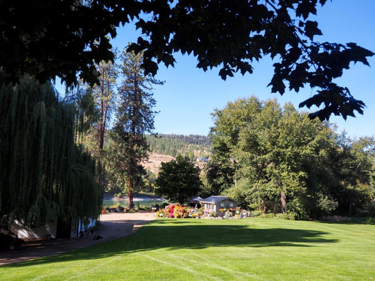 Rayleigh Riverfront Retreat- Peaceful Garden Oasis-25 Minutes To Ski Hill Kamloops Exterior foto